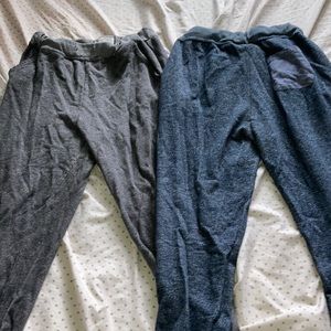 2 joggers